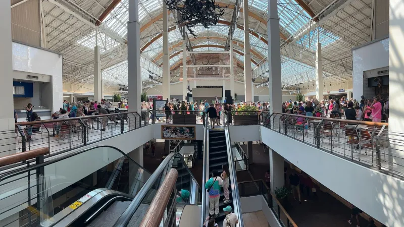 LLOYD CENTER FOREVER: Portland gives beloved mall proper sendoff on its last day Saturday