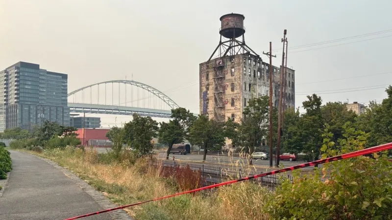 Union Pacific wants to run trains near crumbling Portland warehouse against city warnings