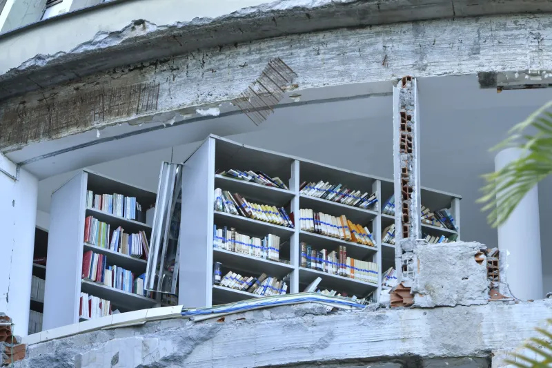 Good Morning News: E-biker Shot Blocks From Downtown Police Station, County Chair Defends Moda Negotiator, Colombia Quake (Look for the Helpers)