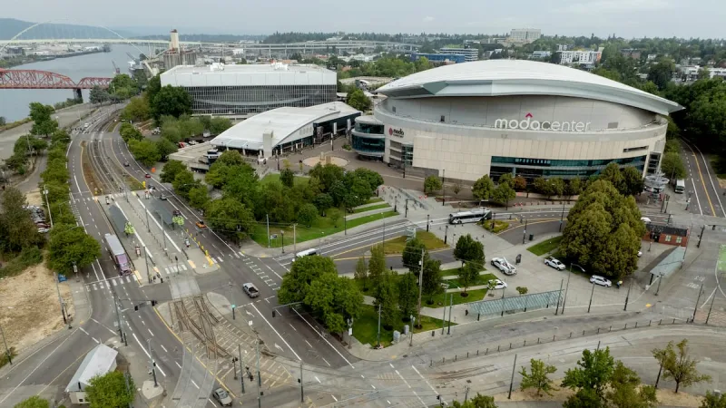 Portland councilors advance plan to develop city land adjacent to Moda Center
