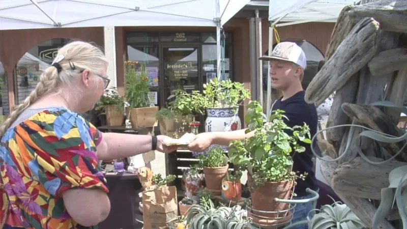 Coos Bay Farmers Market reminds visitors of no-pet policy after recent dog incident