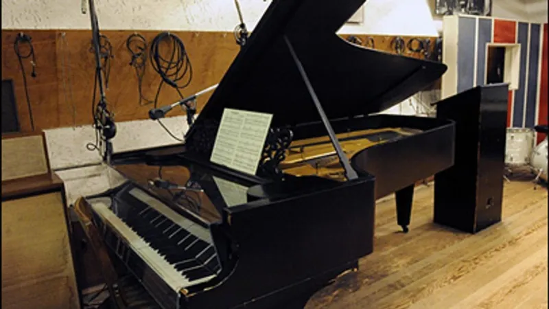 Steinway consolidates Pacific Northwest operations, closes Portland showroom for Seattle m