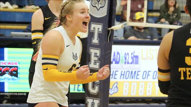 Lady Owls Battle Nationally-Ranked Team in Season Opener