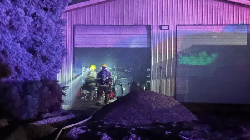 Firefighters quickly extinguish fire in shop building in Lebanon