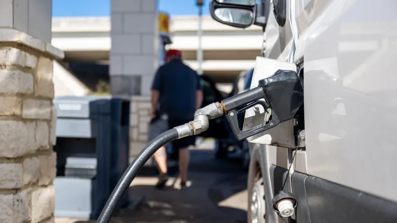 Gas prices in Eugene rise as national average goes back over four dollars