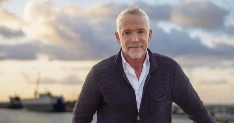 Go away with ... Dave Koz