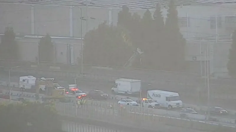 I-5 southbound closed briefly following injury accident Thursday morning