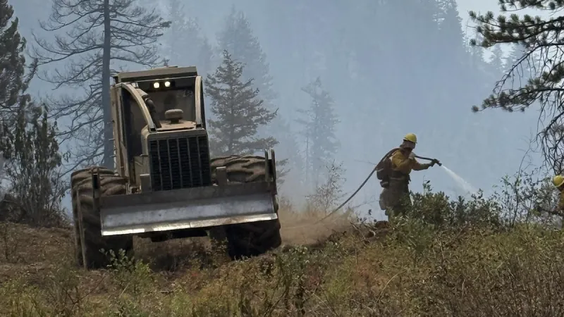 Containment of Oregon wildfires rises, evacuations lower going into final stretch of summer