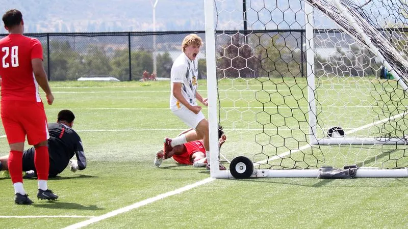 Hustlin' Owls Open Season With Shutout of Simpson