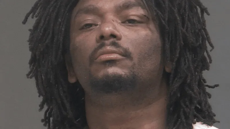 Police: Man with long rap sheet assaults grocery employee walking to work in SE Portland