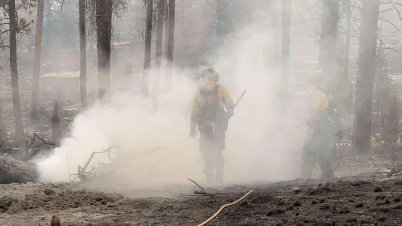 Crews brace for weekend of extreme fire conditions as Oregon's record season drags on