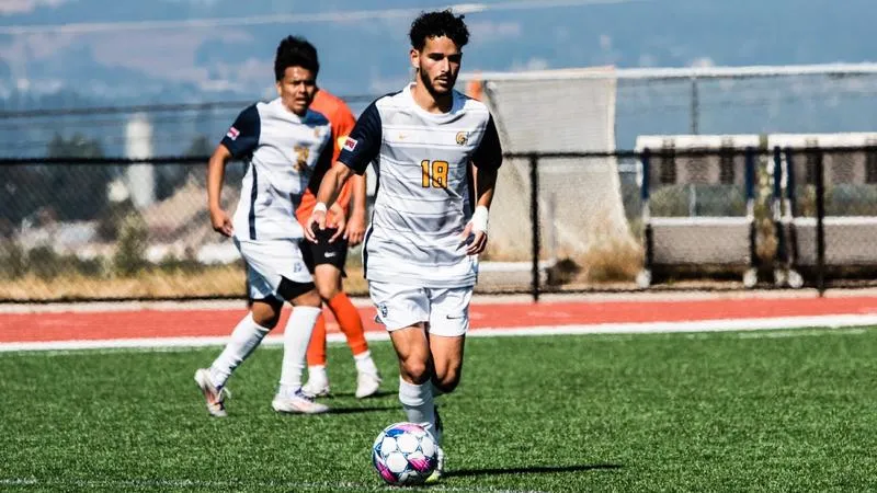 Warriors Erupt for Seven Goals in Exhibition Rout of Chemeketa