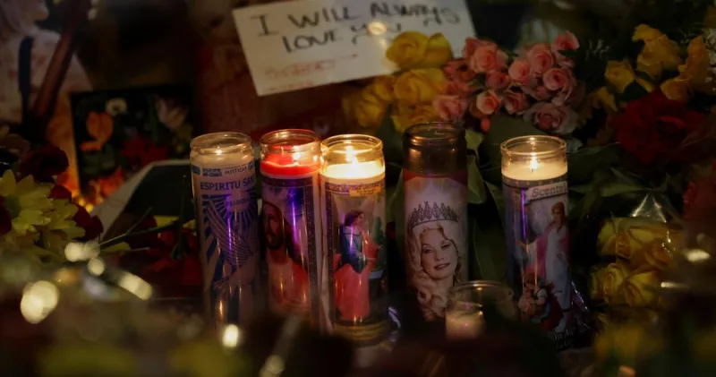 'Everybody has a Dolly Parton song.' World mourns country music legend