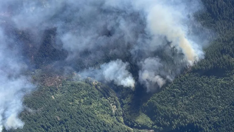 Mt. Hood National Forest expands closures as wildfires burn