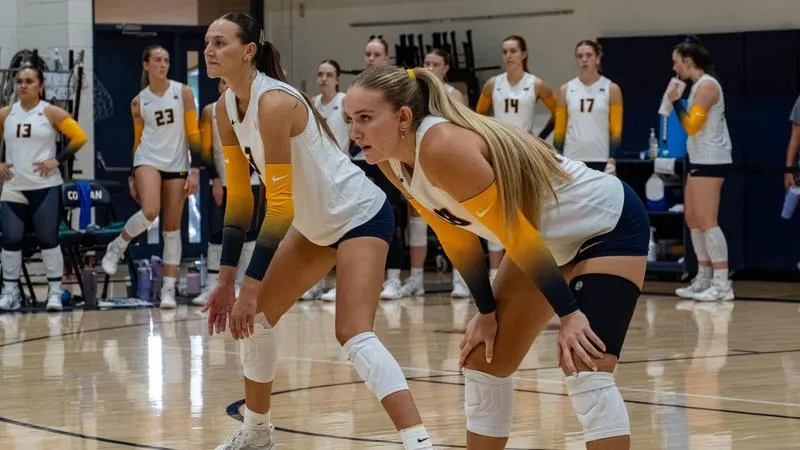 Bischoff's Milestone, Bittle's Moxie Power No. 5 Warriors to Hampton Inn Classic Sweeps