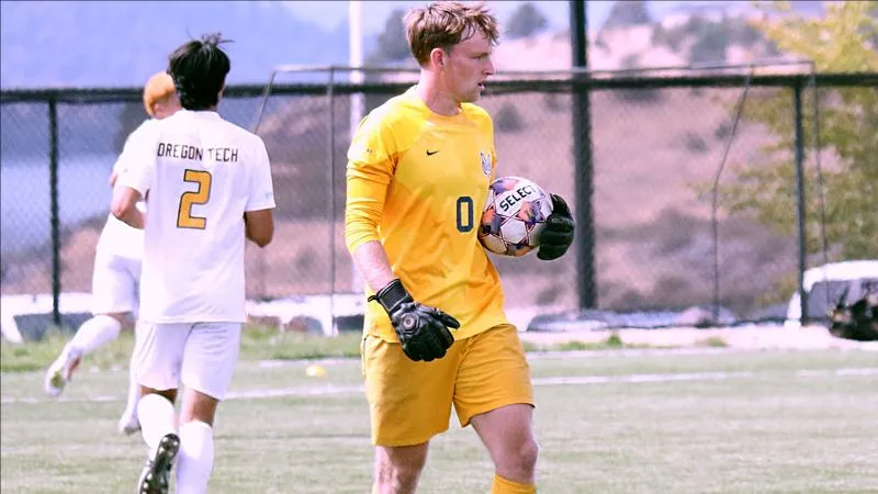 Hustlin' Owls Play Benedictine Mesa to 2-2 Road Draw