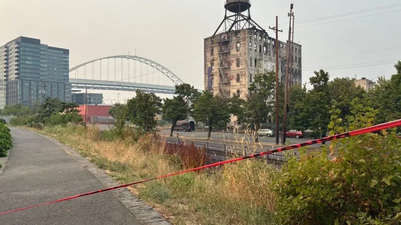 Four weeks after four-alarm Centennial Mills blaze, Pearl District park still shut