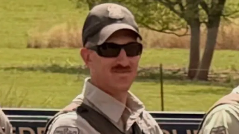 Federal wildlife officer from Linn County dies while helping families in Oklahoma wildfire