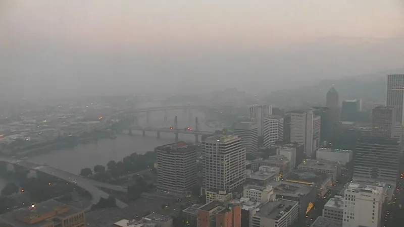Winds bring wildfire smoke into Portland-metro area Monday evening