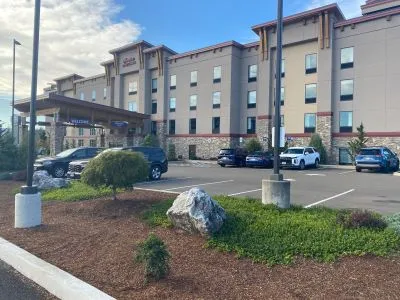 HAMPTON INN AND SUITES GETTING A REFRESH