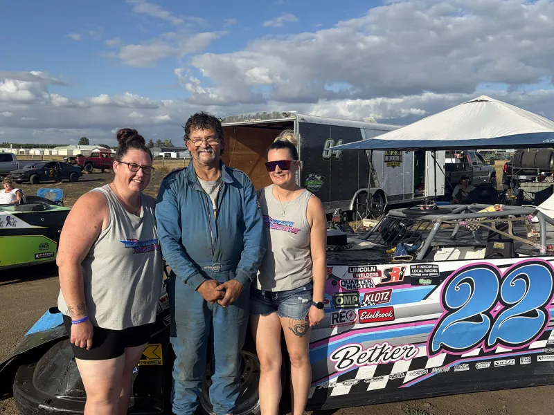Number 22 keeps Betker family racing at Willamette