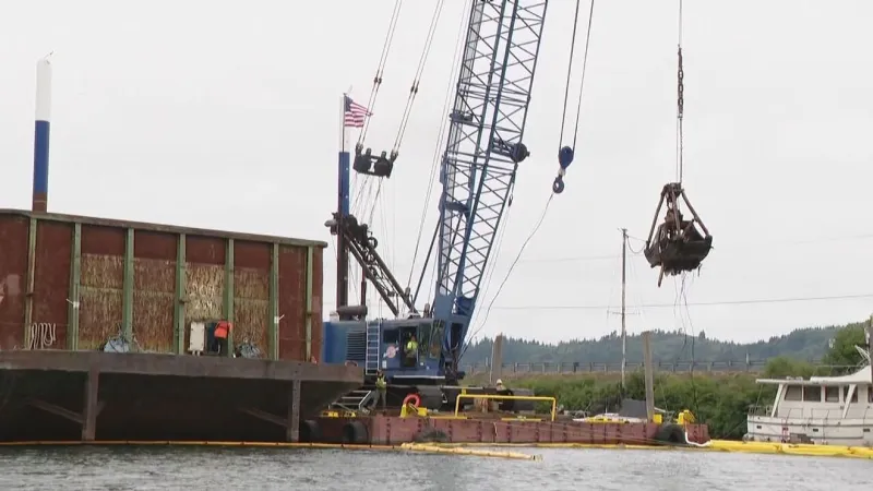 Crews remove sunken World War II-era ship from Columbia River