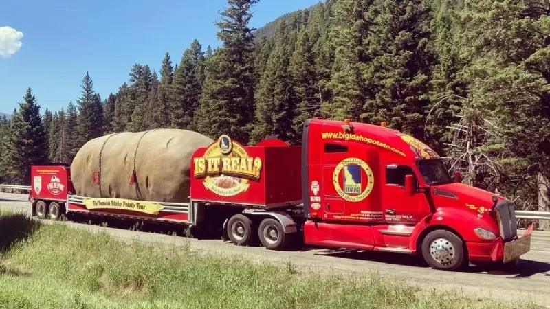 Big Idaho Potato Truck making stop in Eugene ahead of Ducks season opener