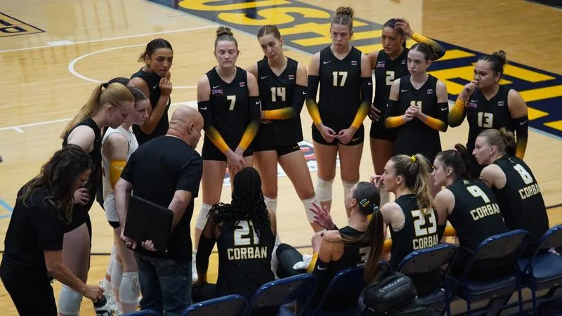 Beacons Sweep No. 4 Warriors for Only Fourth Head-to-Head Rivalry Win in Past Decade