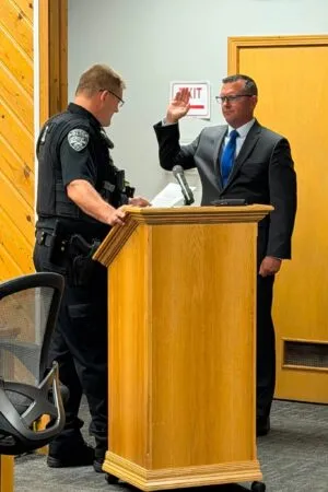 SUTHERLIN POLICE SWEAR IN NEW CAPTAIN DENNIS CHRISENBERY