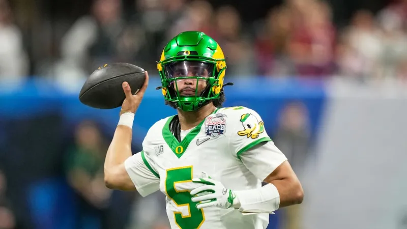 Big Ten slate features No. 2 Oregon hosting Boise State, and No. 6 Indiana opening title defense