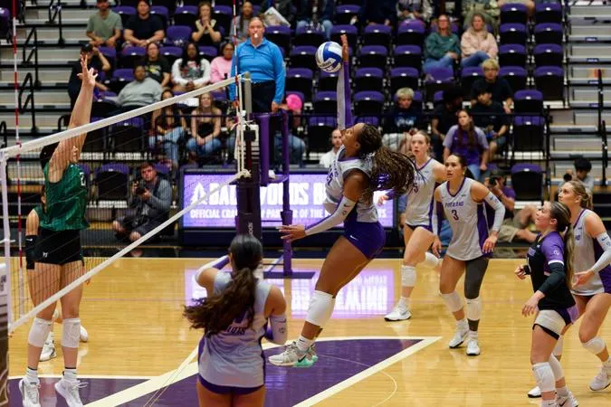 Pilots Fall to San Jose State in Five-Set Match