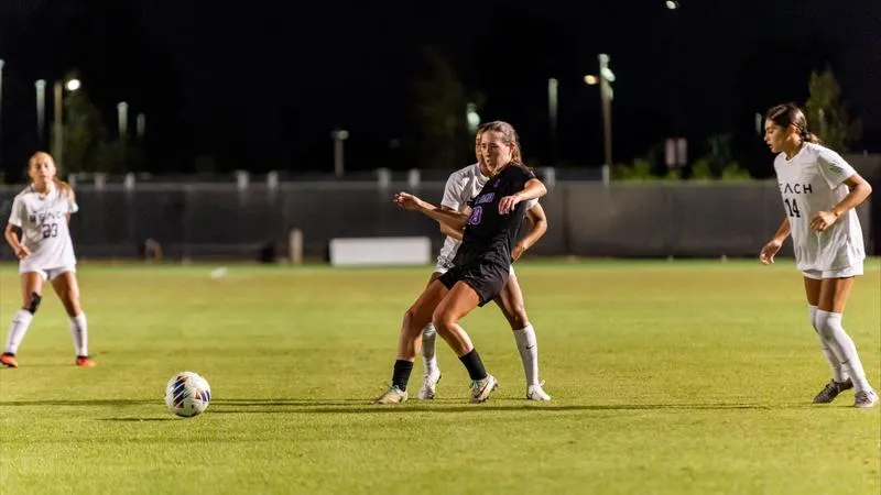 Bagby Scores in 2-1 Loss to Long Beach