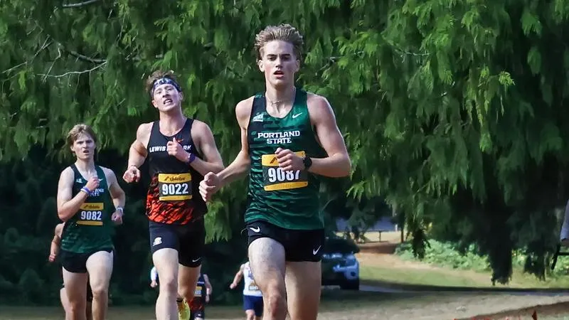 Ari Smith Smashes 5k Record, Wins Race to Lead Vikings at Lewis & Clark XC Opener