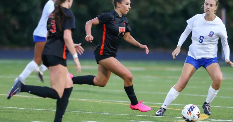 Prep Girls Soccer: Roseburg shuts out Churchill 3-0