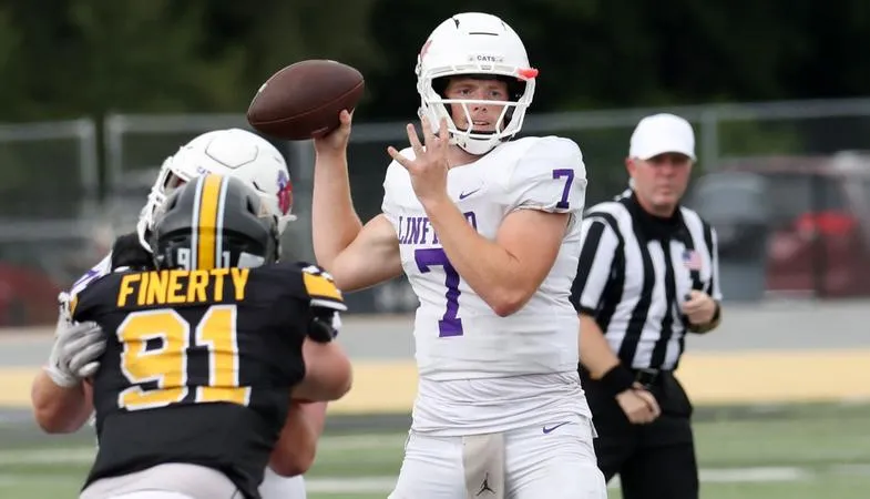Linfield rolls past UW-Oshkosh 41-15