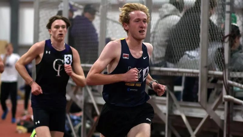 Miles Places Third as Hustlin' Owls Open Season at Simpson