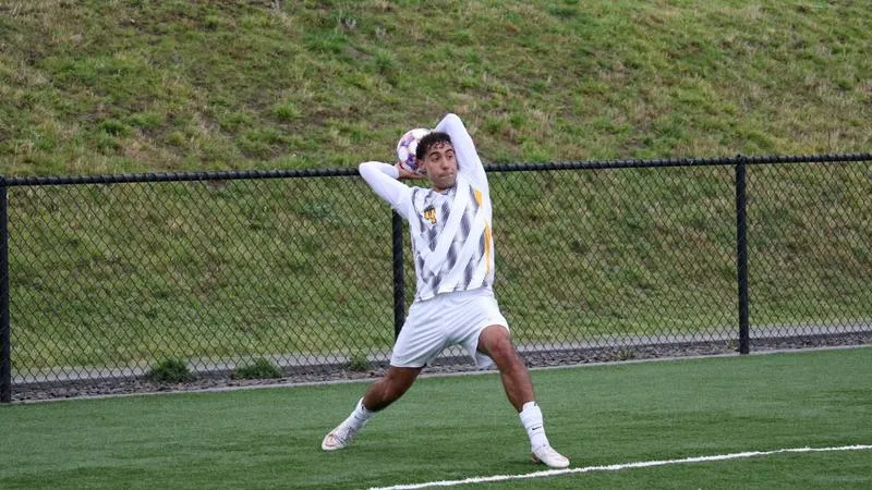 Hustlin' Owls Record 4th-Straight Draw, Tie Masters 0-0