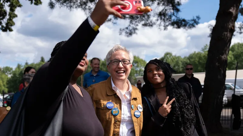 Oregon Democrats court union support at Labor Day picnic ahead of November election