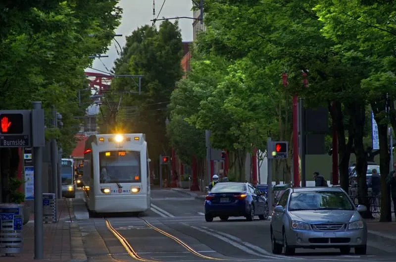 MAX at 40: Randal O'Toole Examines TriMet's Anniversary Claims