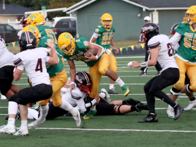 Huskies workman-like in football opener, downing Tillamook 40-14