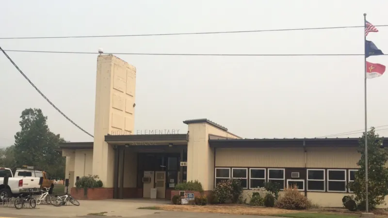 Riddle Elementary to close two days as district addresses continued bat activity