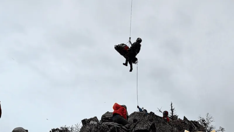 Injured hiker rescued by Coast Guard helicopter near Melakwa Lake