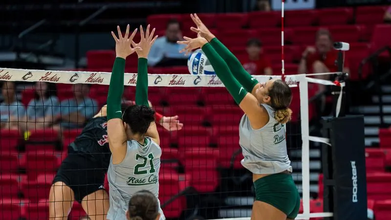 Defense Leads Vikings to Opening-Day Sweep at Red Raider Classic