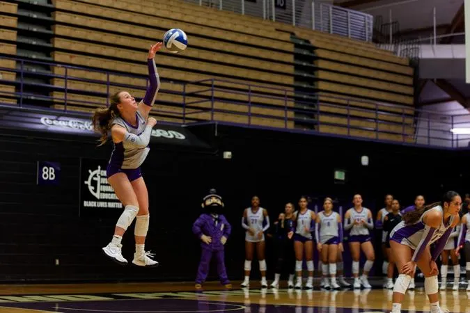 Portland Volleyball Fall Short in Three Set Sweep