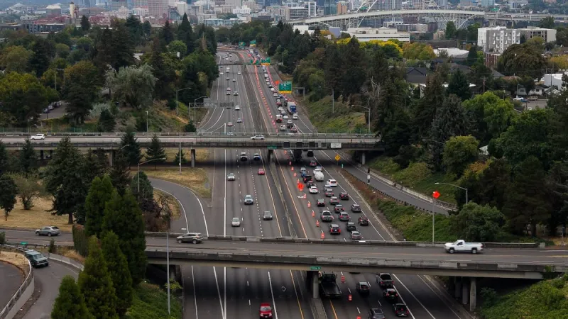 Traffic slows on Portland highways by Rose Quarter as I-5 closures start