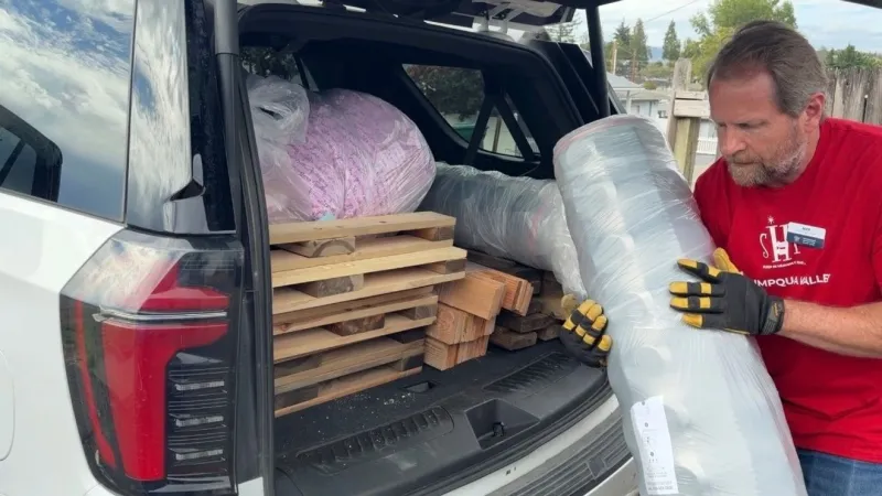 Community bed build benefits local kids in need