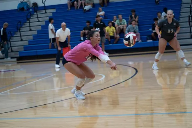 Beacons Win Fourth Straight to Stay in First