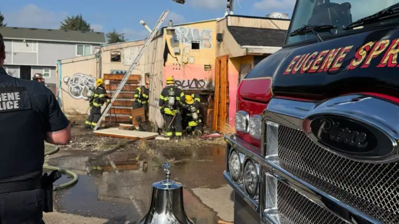Firefighters respond to fire at abandoned building off Highway 99