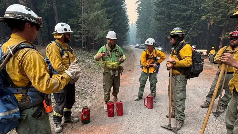 Australia, New Zealand firefighters head home after 30 days battling Oregon wildfires