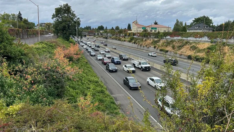 Portland drivers brace for first weekday commute of southbound I-5 closure